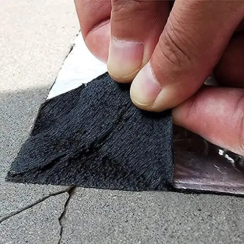 Produktbild: DOREEM Wasserdichtes Butyl Klebeband, Butyl Dichtungsband 50mm x 5M Wetterfestes Reparaturband Alu Folie zum Fensterbrettlücken Oberflächenriss Rohrbrüche Dachlecks Rohr (1.5mm*5cm*5m)