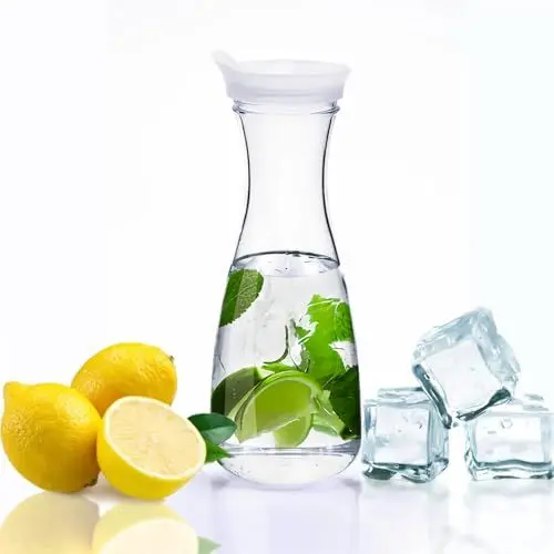 Produktbild: Wasserkaraffe Acryl, Klar Wasserkrug Saftkrug mit Deckel, Wasserkanne für Kühlschrank Wasser Kaffee Milch Tee Saft Getränke Wein, Dekorationen, (600ml)