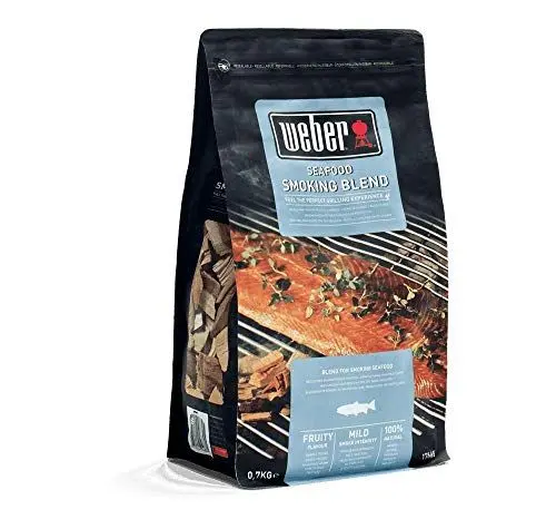 Produktbild: Weber Räucherchips (700g Packung) - für Fisch & Meeresfrüchte, Räucherchips-Mischung aus Laub- und Obstbäumen, EU-Produkt, nachhaltig gewonnen, FSC zertifiziertes Holz (FSC Mix) (17665)