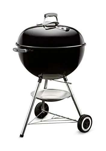 Produktbild: Weber Classic Kettle Holzkohlegrill, Ø 57cm Grillfäche, BBQ Grill mit porzellanemaillierten Deckel & Kessel, Deckelthermometer, Dreibein-Ständer & Räder, verchromter Grillrost - Schwarz (1341504)