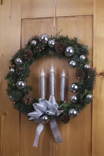Produktbild: Weihnachtskranz mit LED-Beleuchtung, Silber