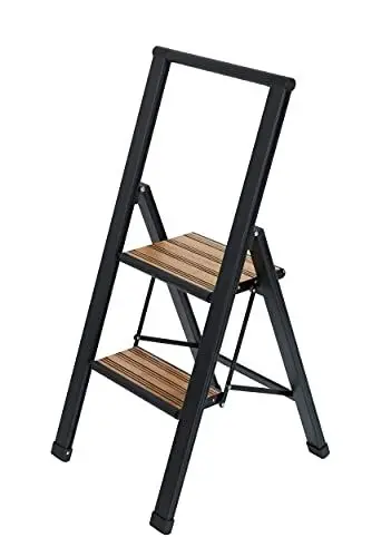 Produktbild: WENKO Leichte Alu-Design Klapptrittleiter 2 stufig, 50 cm höheren Stand, Rutschsichere XXL-Stufen, 44 x 101 x 5,5 cm, Schwarz