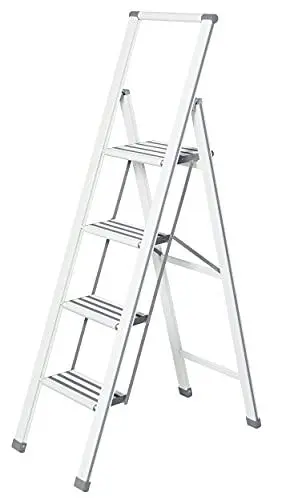 Produktbild: WENKO Leichte Aluminium Trittleiter mit 4 Stufen für 100 cm höheren Stand, rutschsichere XXL-Stufen, Design Klapptrittleiter, TÜV Süd Zertifiziert, 44 x 153 x 5,5 cm, Weiß