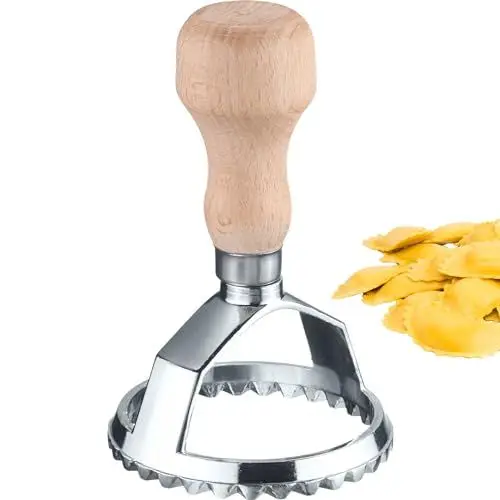Produktbild: Westmark Ravioli-Ausstecher Aurora – Praktischer Kreis-Ausstecher zum Ausstechen von selbstgemachten Nudeln und Gebäckteig, rund, Ø 68 mm – Zink, Buchenholz