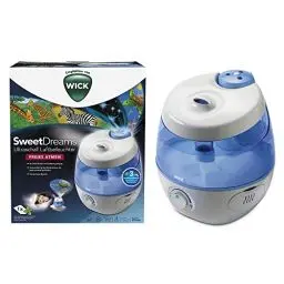 Produktbild: Wick SweetDreams Kaltluft-Luftbefeuchter mit Lichtprojektion – Für Kinder- und Babyzimmer – Für Räume bis zu 35 m² – Pad mit ätherischen Ölen inklusive – Leise Ultraschall-Technologie – WUL575