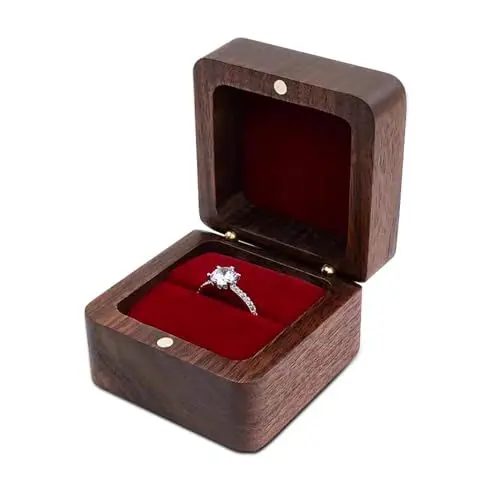 Produktbild: WisePoint Holz Ring Box, Mini Verlobungsring Halter Box mit Einzelschlitz, Quadratische Hochzeit Ring Box für Ring, Elegante und Retro Ring Halter Box für Hochzeit, Zeremonie (rot)