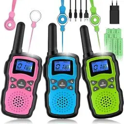 Produktbild: Wishouse Walkie Talkie Kinder 3er Set, Funkgeräte Erwachsene Große Reichweite USB Aufladbar mit Akku, Camping Spielzeug, Weihnachten Geburtstagsgeschenk Mädchen Junge ab 3 4 5 6 7 8 9 10 11 12 Jahre