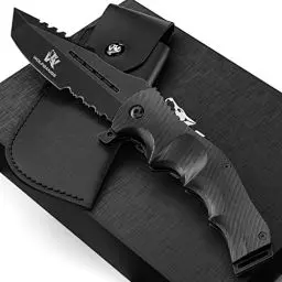Produktbild: Wolfgangs UNDIQUE Einhand Klappmesser aus feinem 440C Stahl - Einhandmesser mit Leder-Holster - Outdoor Messer mit Multifunktions-Klinge - Starkes Survival Messer - Jagdmesser Bushcraft