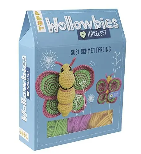 Produktbild: Wollowbies Häkelset Schmetterling: Anleitung und Material für einen fröhlichen Schmetterling zum Selber-Häkeln. Mit Holzknopf und Stofflabels zum Individualisieren. Fertiges Modell ca. 12 cm
