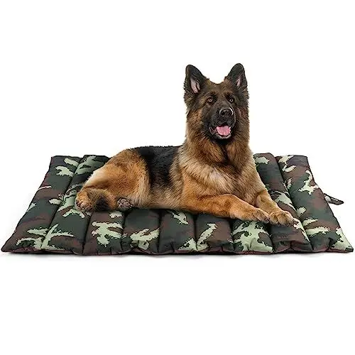 Produktbild: XIAPIA wasserdichte Hundematte für Outdoor, Waschbares Hundebett, Antistatik, Hygienisch, Faltbar, Große Reisedecke für Haustier 110x68 cm (Tarngrün)