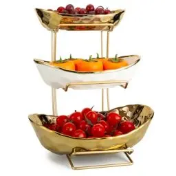 Produktbild: XUDREZ Weiß Gold Obstschale für Küche, 3 Tier Keramik Obstschale mit Metall Stand gestaffelt Obstkorb Obst Stand für Salat Snacks Brot Süßigkeiten Gemüse Lagerung (Gold)