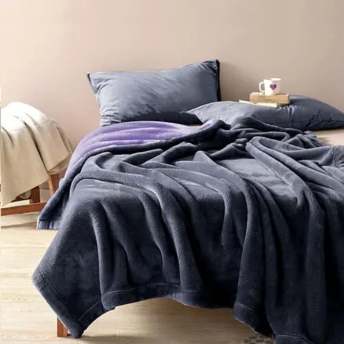 Produktbild: YISURE Wasserfeste Decke Liebesdecke 230x203cm für Paare,King Size Graue und lila Spritzdecke für Erwachsene Paare, Reversible Möbel- oder Bettmatratzenschoner