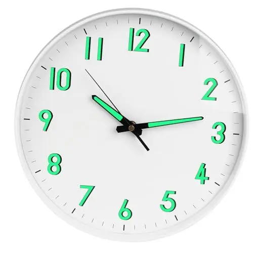 Produktbild: YUNYODA Leuchtende Wanduhr, 12 Inch 3D Ziffern Lautlos Design, Ohne Tickgeräusche, Batteriebetrieben Rund Quartz Analog Leicht zu Lesen Deko für Wohnzimmer Küche Schule