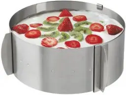 Produktbild: Zenker Tortenring PATISSERIE, flexibler Profi-Torten-Ring von Ø 16 - Ø 30 cm, mit 2 Zieh-Griffen, verstellbarer Ring für perfekte Schicht-Torten (Farbe: Silber), Menge: 1 Stück