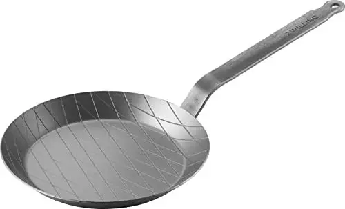 Produktbild: ZWILLING FORGE Eisenpfanne, Robuste Pfanne aus Eisen für besondere Röstaromen, Bratpfanne mit stabilem Eisenboden mit Rautenmuster, Ø28cm, Silber